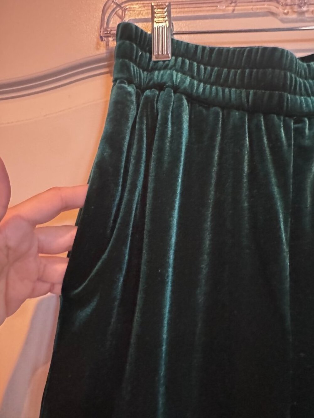 Skies Are Blue NWT Emerald Green Velvet Jogger Pants XS - Picture 5 of 8